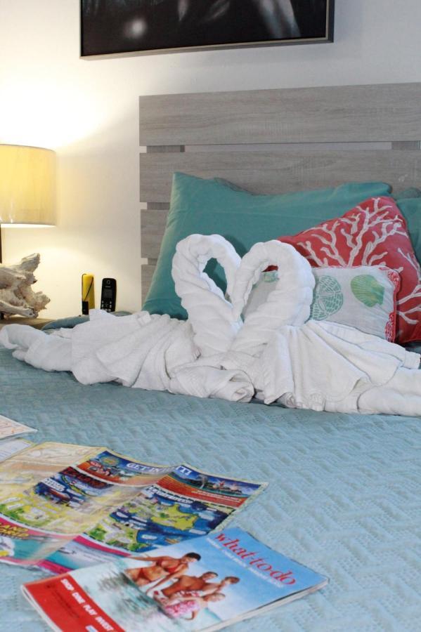 Bell At The Airport Suites Adults Only - Free Airport Transportation Nassau Esterno foto
