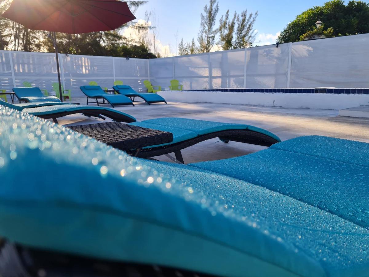 Bell At The Airport Suites Adults Only - Free Airport Transportation Nassau Esterno foto