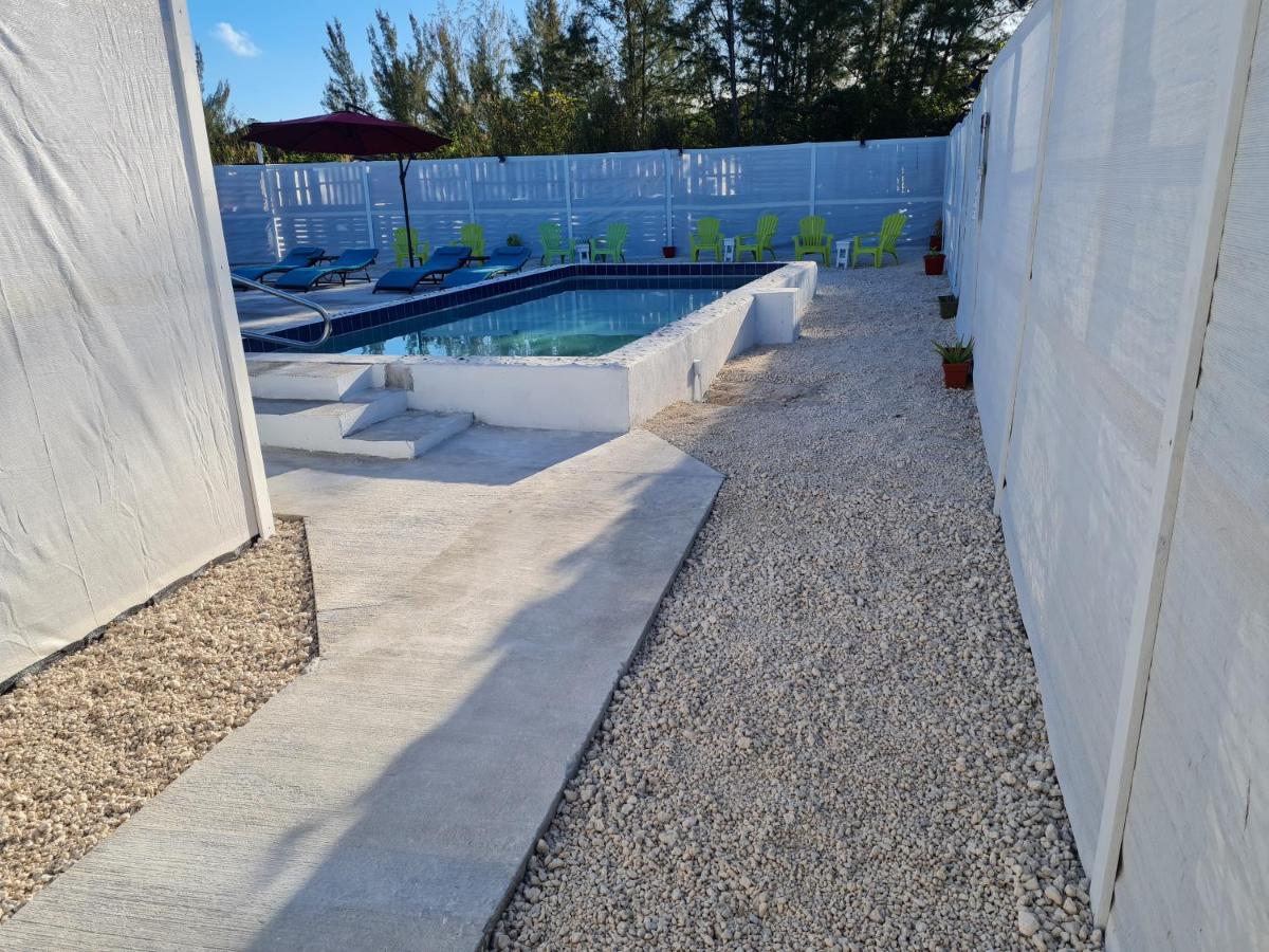 Bell At The Airport Suites Adults Only - Free Airport Transportation Nassau Esterno foto