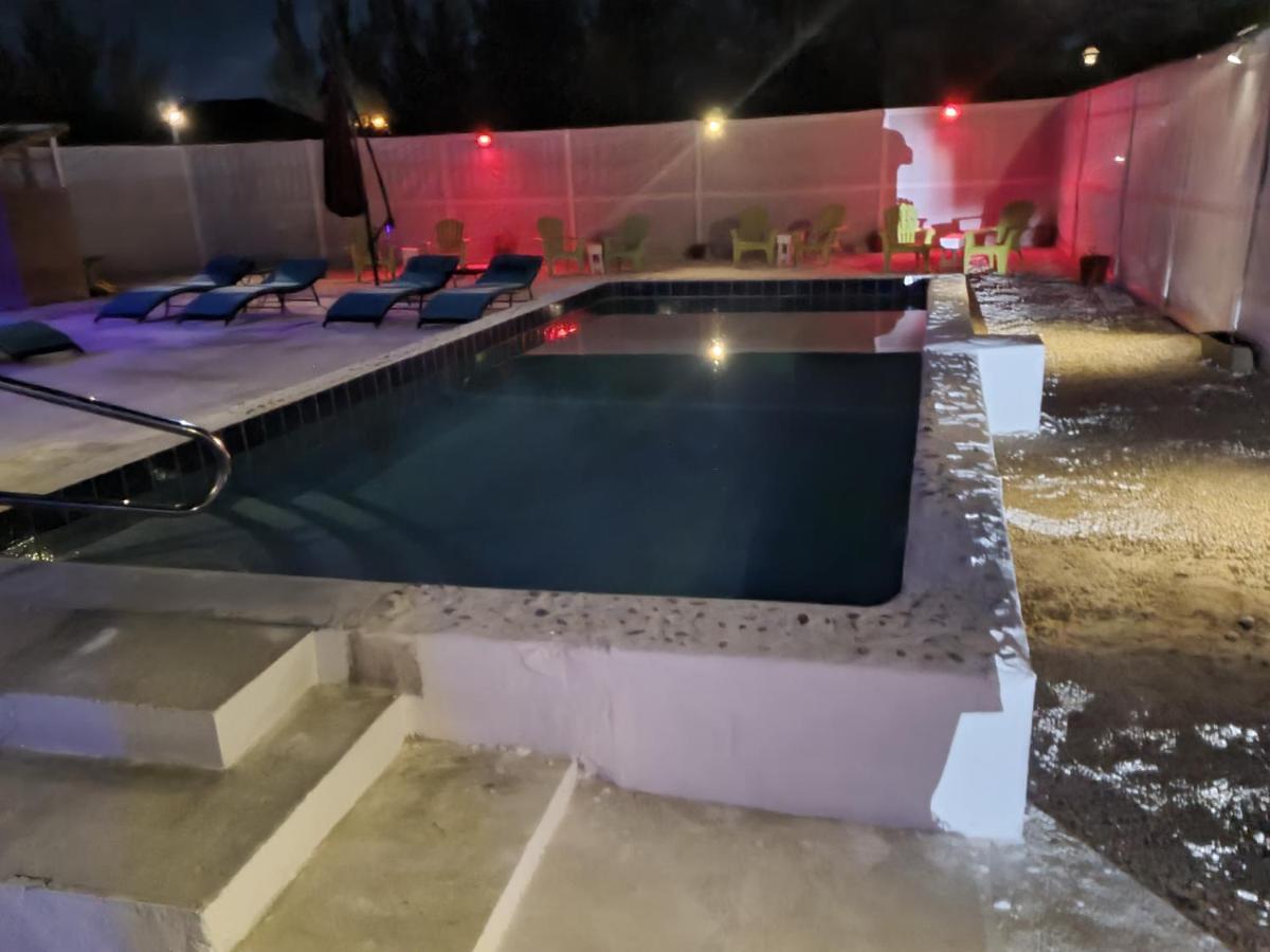 Bell At The Airport Suites Adults Only - Free Airport Transportation Nassau Esterno foto