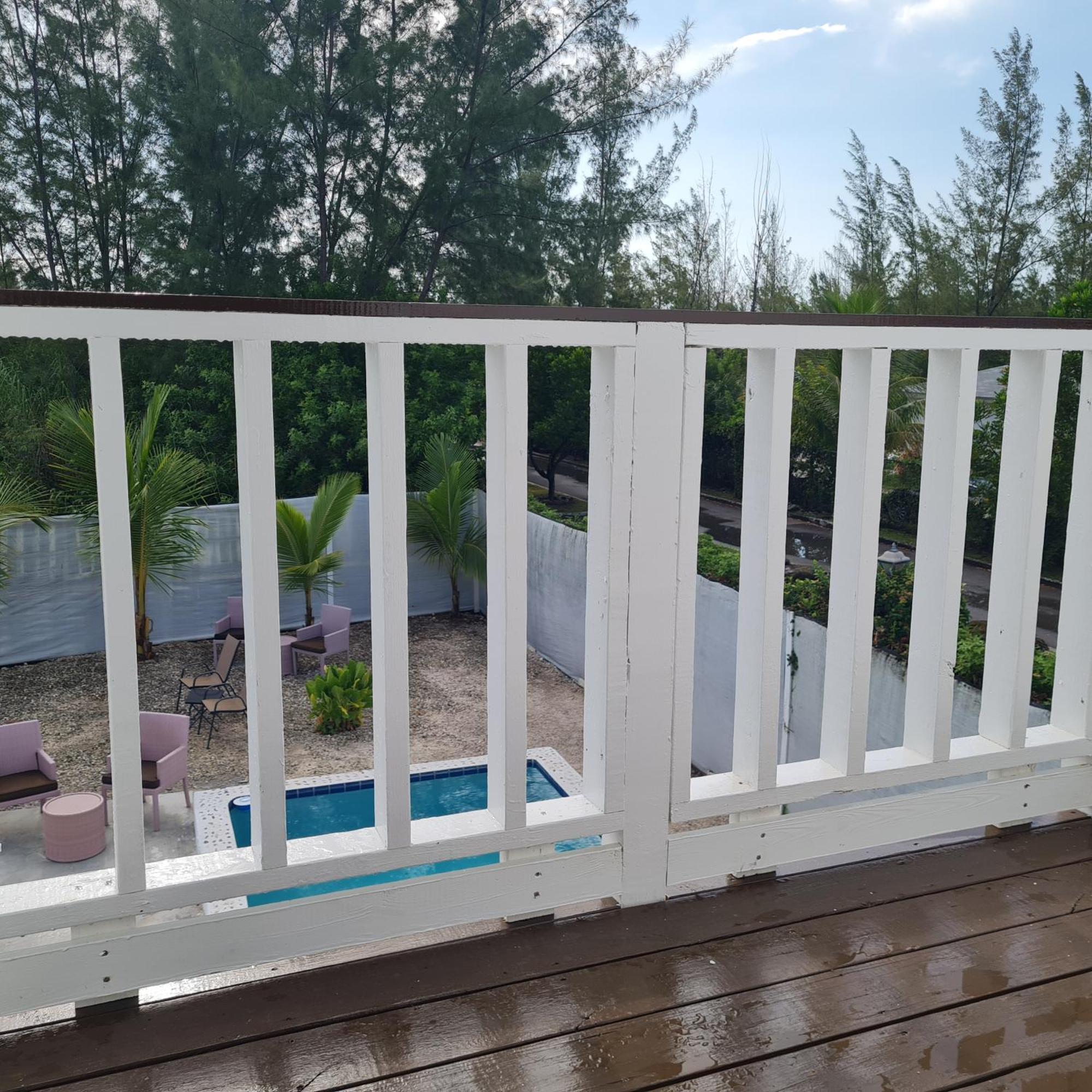 Bell At The Airport Suites Adults Only - Free Airport Transportation Nassau Esterno foto