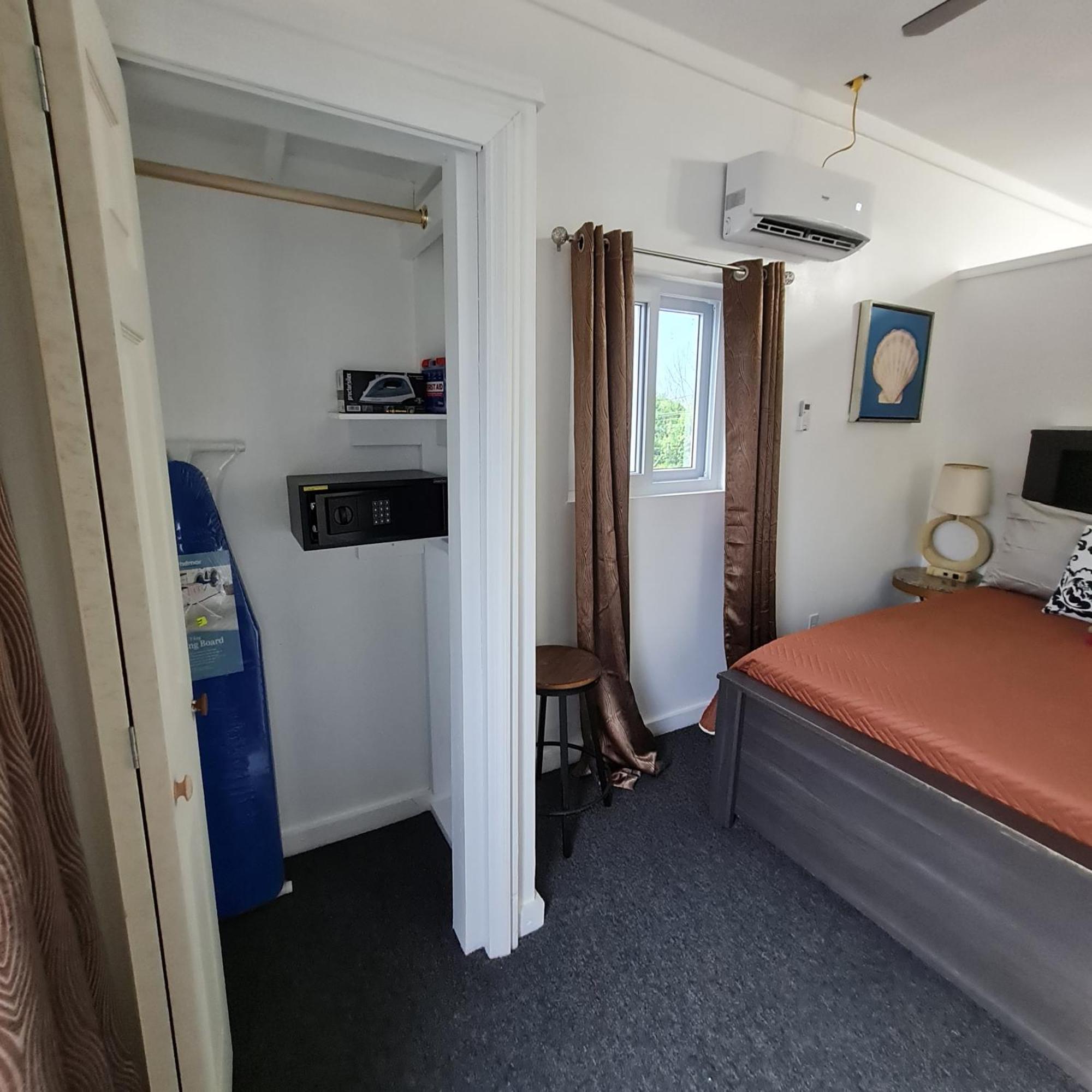 Bell At The Airport Suites Adults Only - Free Airport Transportation Nassau Esterno foto