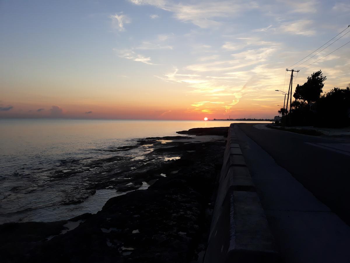 Bell At The Airport Suites Adults Only - Free Airport Transportation Nassau Esterno foto