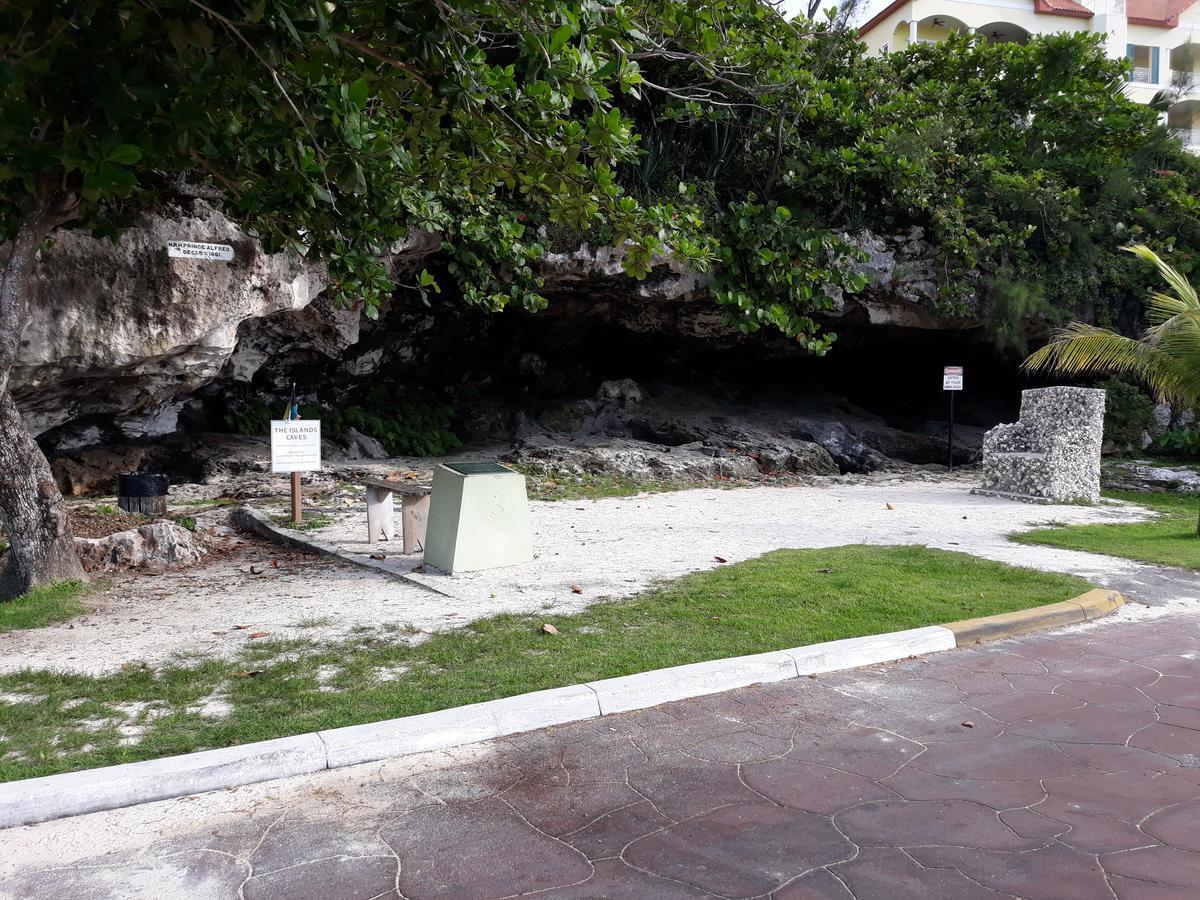Bell At The Airport Suites Adults Only - Free Airport Transportation Nassau Esterno foto