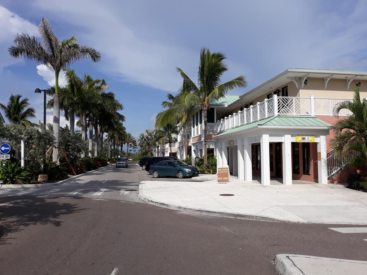 Bell At The Airport Suites Adults Only - Free Airport Transportation Nassau Esterno foto
