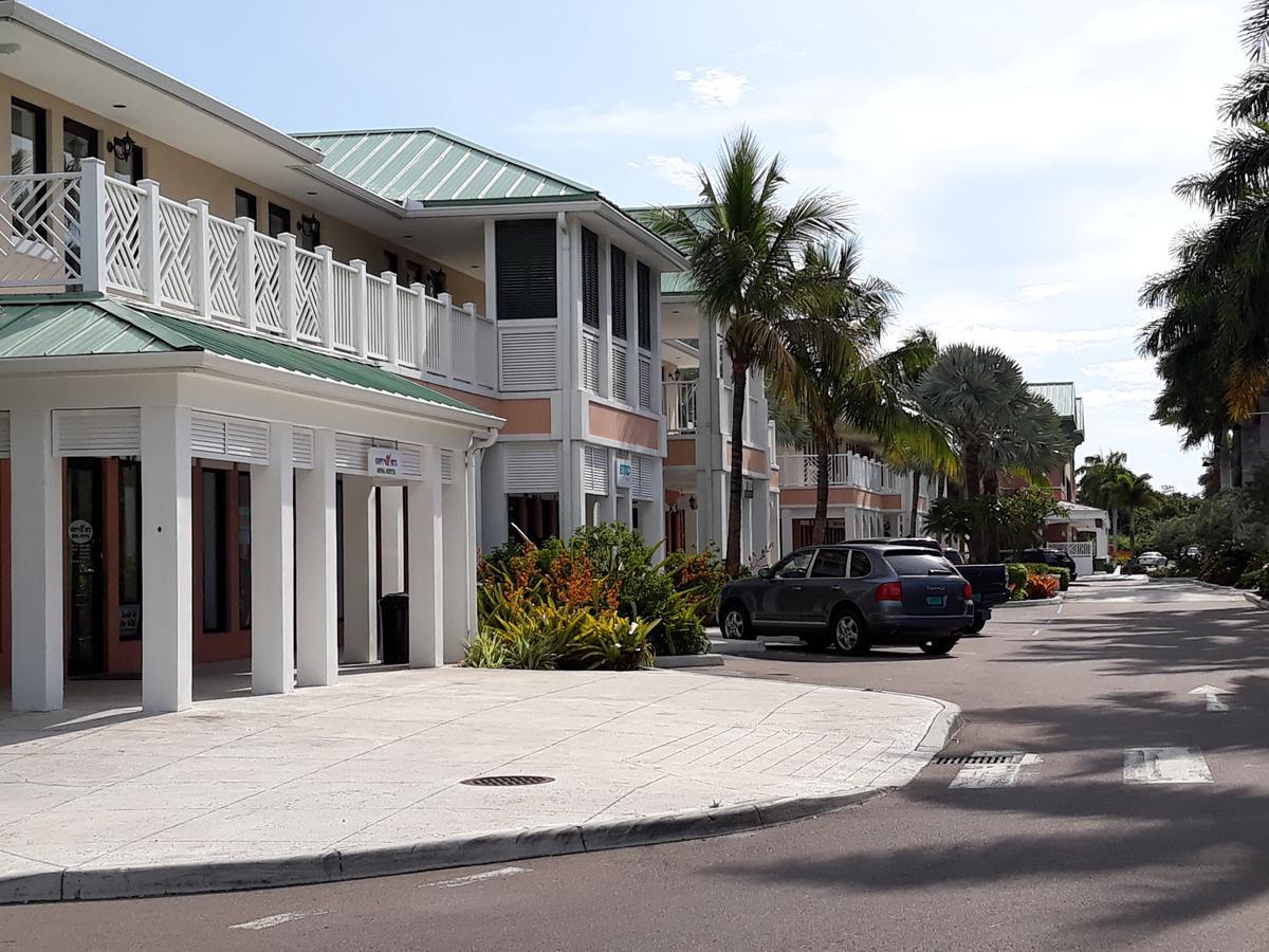 Bell At The Airport Suites Adults Only - Free Airport Transportation Nassau Esterno foto