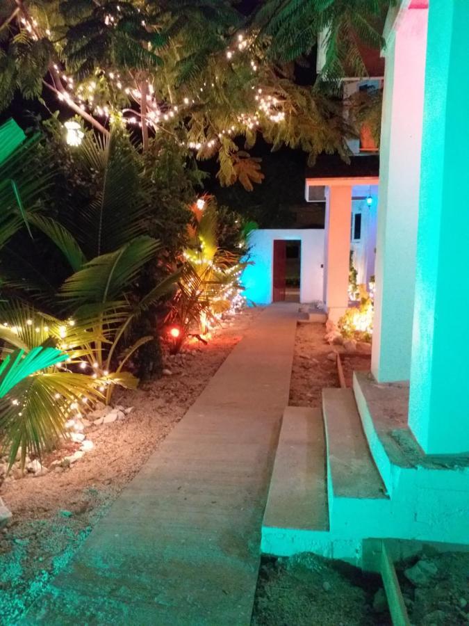 Bell At The Airport Suites Adults Only - Free Airport Transportation Nassau Esterno foto
